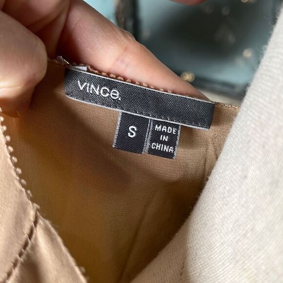 Vince Silk Blouse Light Brown Deep V Neck Long Sleeve Side Slit Tops Women's Siz - Picture 11 of 12